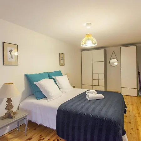 Faites Sauter La Banque Apartment